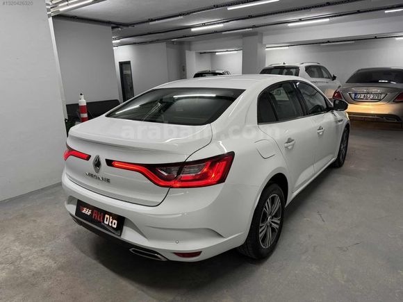 2023 1.3 TCE TOUCH EDC OTOMATİK 80 BİNDE GARANTİLİ
