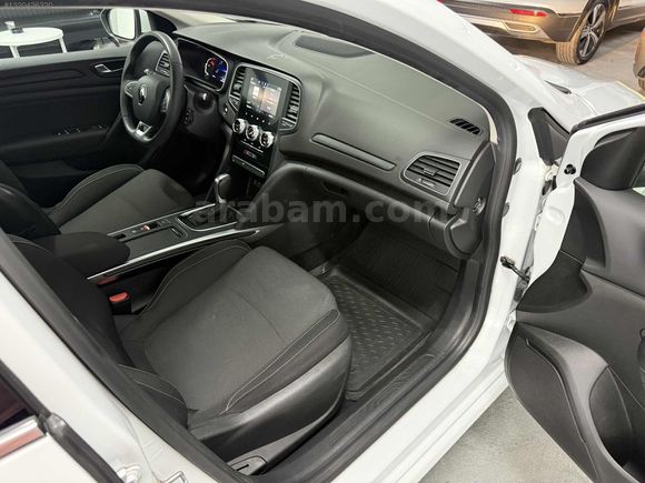 2023 1.3 TCE TOUCH EDC OTOMATİK 80 BİNDE GARANTİLİ