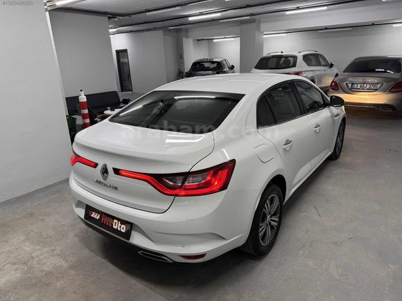 2023 1.3 TCE TOUCH EDC OTOMATİK 80 BİNDE GARANTİLİ