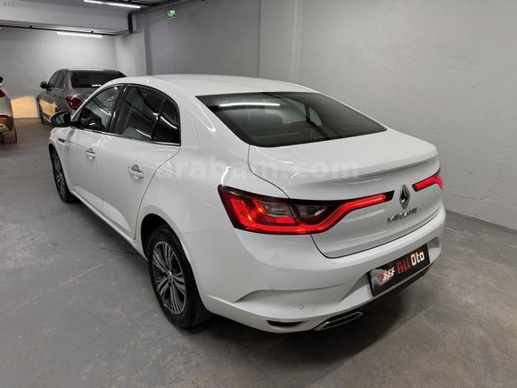 2023 1.3 TCE TOUCH EDC OTOMATİK 80 BİNDE GARANTİLİ