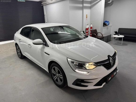 2023 1.3 TCE TOUCH EDC OTOMATİK 80 BİNDE GARANTİLİ