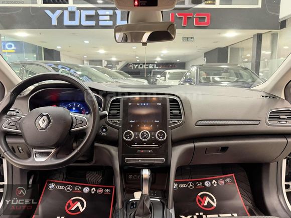 KAZASIZ DEĞİŞENSİZ 2023 MODEL RENAULT MEGANE TCE TOUCH 80 BİN KM