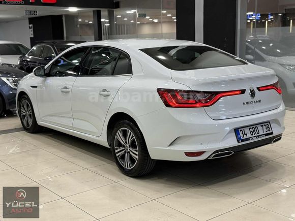 KAZASIZ DEĞİŞENSİZ 2023 MODEL RENAULT MEGANE TCE TOUCH 80 BİN KM