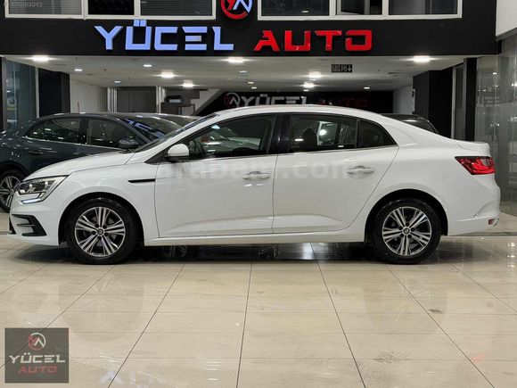 KAZASIZ DEĞİŞENSİZ 2023 MODEL RENAULT MEGANE TCE TOUCH 80 BİN KM