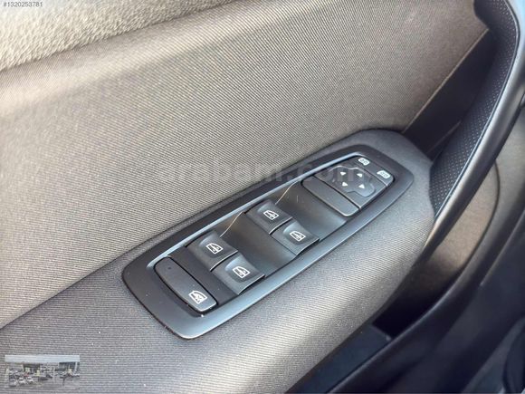 2025 MEGANE 1.3TCe TOUCH EDC 42.607 KM ORJİNAL