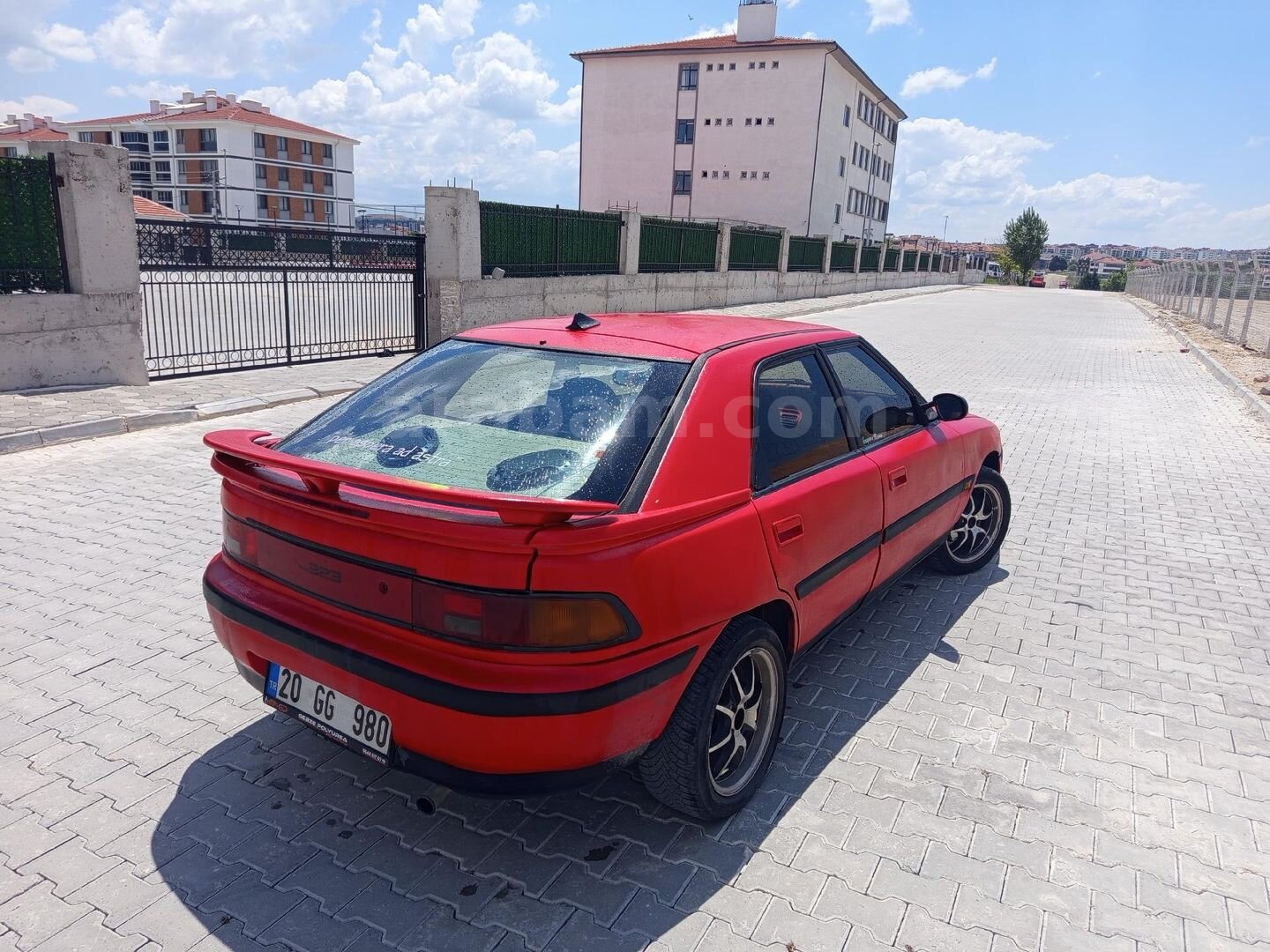 Sahibinden Mazda 323 1.6 GLX 1992 Model 4