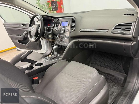 DEĞİŞENSİZ DİZEL OTOMATİK MEGANE