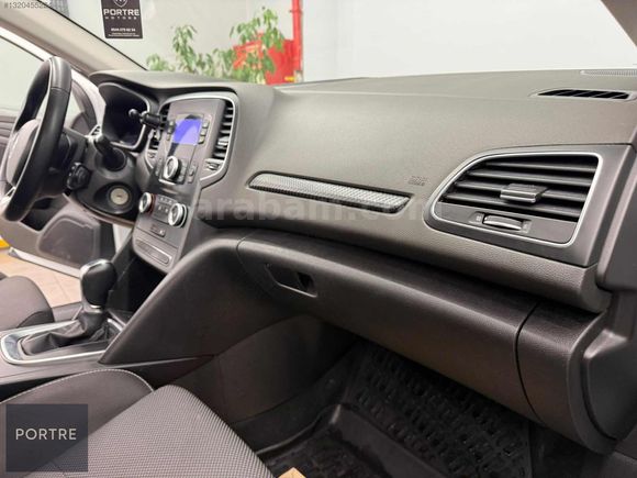 DEĞİŞENSİZ DİZEL OTOMATİK MEGANE
