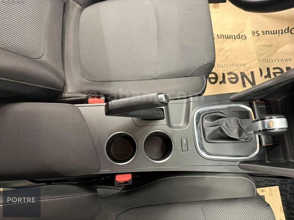 DEĞİŞENSİZ DİZEL OTOMATİK MEGANE