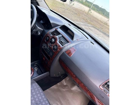 BEREKET'TEN 2009 MODEL 1.6 16 VALF 165*** KM HATASIZ MEGANE 2