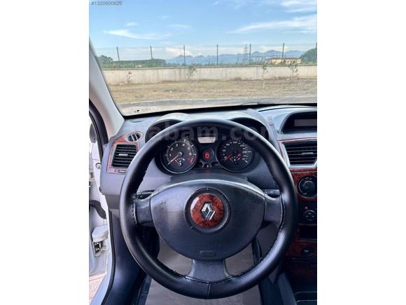 BEREKET'TEN 2009 MODEL 1.6 16 VALF 165*** KM HATASIZ MEGANE 2