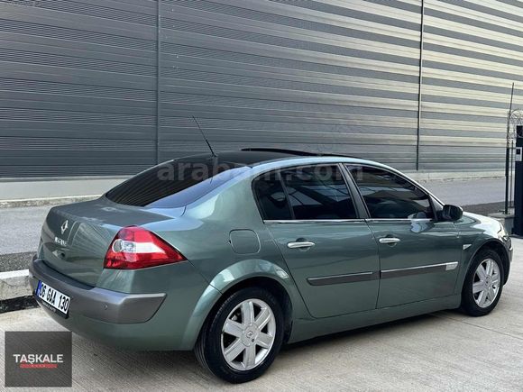 2004 1.6 DYNAMIC DEĞİŞENSİZ 5 BOYA CAM TAVAN MAKAM 150.000 KM