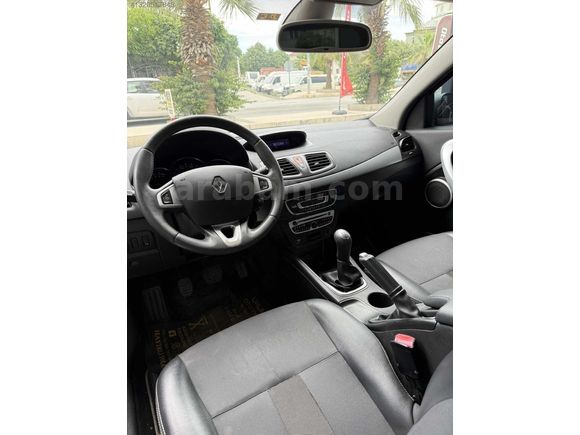 CEMAL TABAK / 2010 MEGANE HB SAFKAN BENZİN 85.000KM