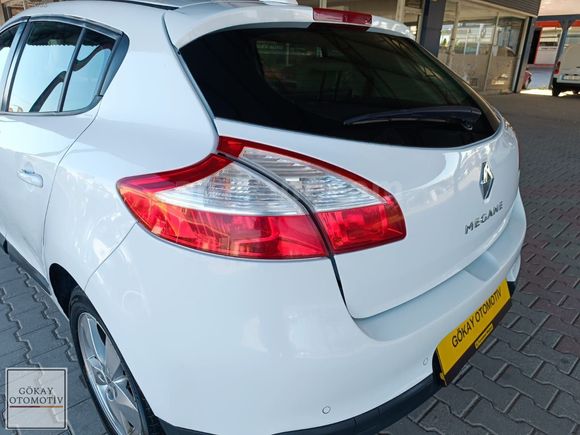 EKONOMİK ARAÇ ARAYANLARA 2011 MODEL MEGANE 3