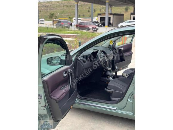 CAM TAVAN 2004 MEGANE DİNAMİK TEKNO PLUS 1.6 BENZİN LPG