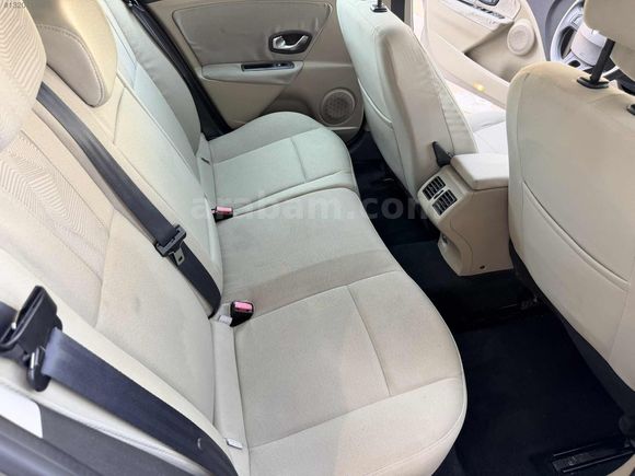 2011 RENAULT MEGANE EXPRESSION OTOMATİK 60.000KM!