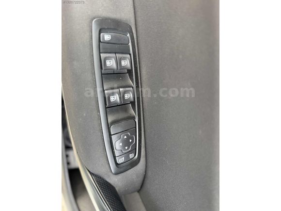 RENAULT MEGANE BENZİNLİ LPG TESLA EKRANLI GERİ GÖRÜŞ TERTEMİZ