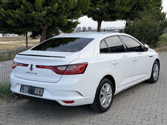 RENAULT MEGANE BENZİNLİ LPG TESLA EKRANLI GERİ GÖRÜŞ TERTEMİZ