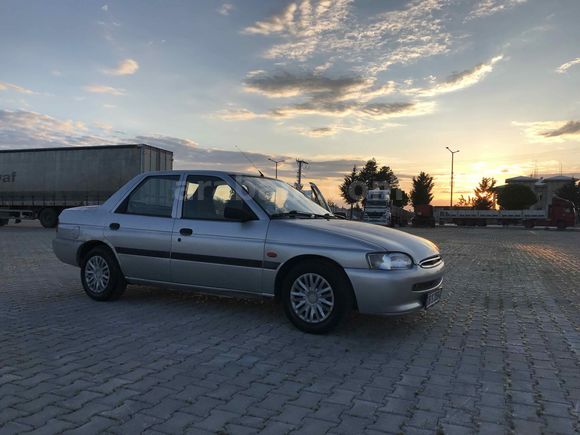 Sahibinden Ford Escort 1.6 CLX 1999 Model 