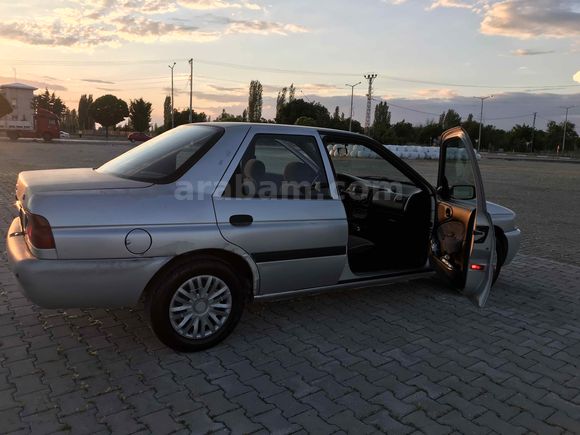 Sahibinden Ford Escort 1.6 CLX 1999 Model 