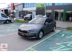 ASAL OTOMOTİVDEN SKODA OCTAVİA 1.5 MHEV ELİTE DSG BOYASIZ