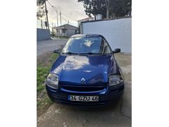 Sahibinden Renault Clio 1.4 RNA 2000 Model  166.000 km Lacivert