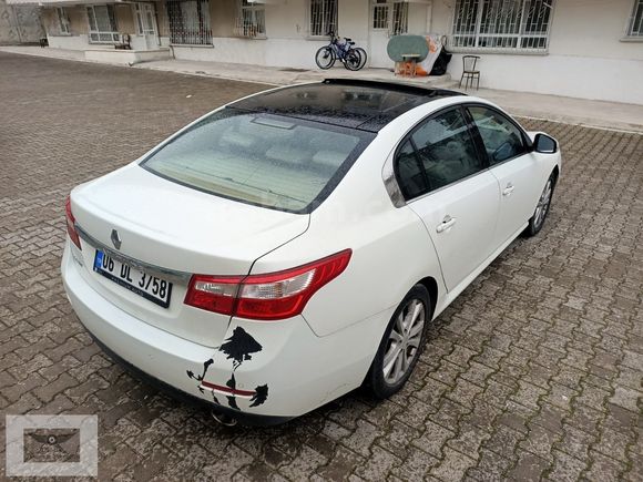 2011 RENAULT LATİTUDE 2.0 DCİ PRİVİLEGE CAM TAVAN OTOMATİK..