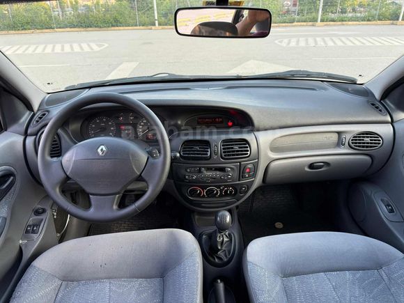 2000 MODEL MEGANE 1.6 16 VALF KLİMALI GÜNEŞ YANIĞI YOK