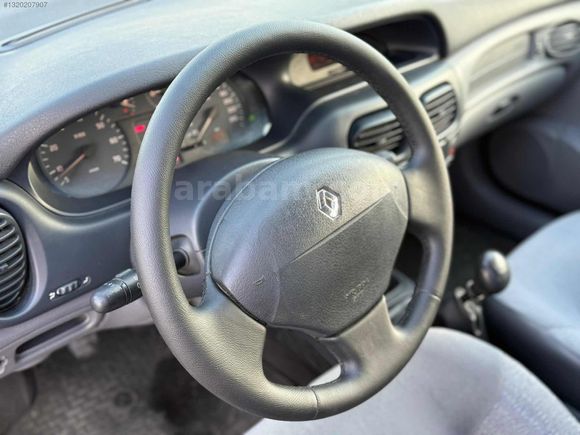 2000 MODEL MEGANE 1.6 16 VALF KLİMALI GÜNEŞ YANIĞI YOK