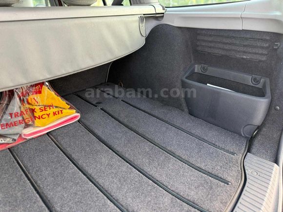 2000 MODEL MEGANE 1.6 16 VALF KLİMALI GÜNEŞ YANIĞI YOK