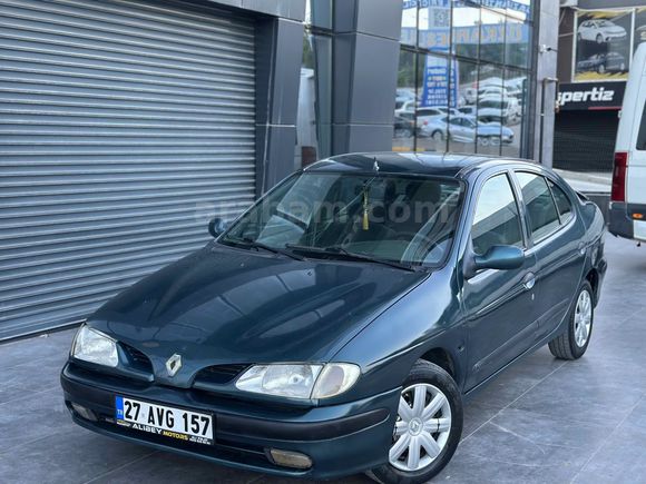 1998 MEGAN 4 CAM OTOMATİK KLİMA LI