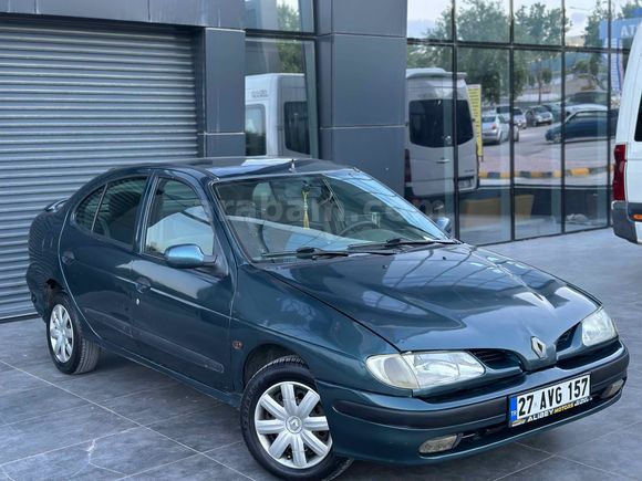 1998 MEGAN 4 CAM OTOMATİK KLİMA LI