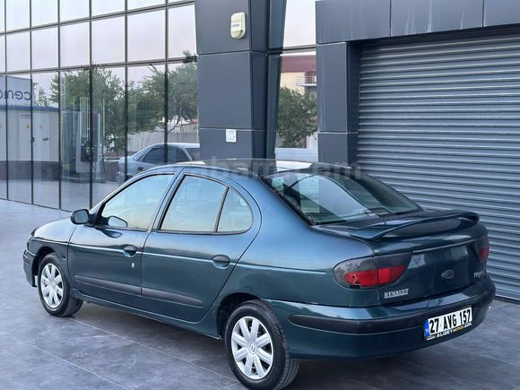 1998 MEGAN 4 CAM OTOMATİK KLİMA LI