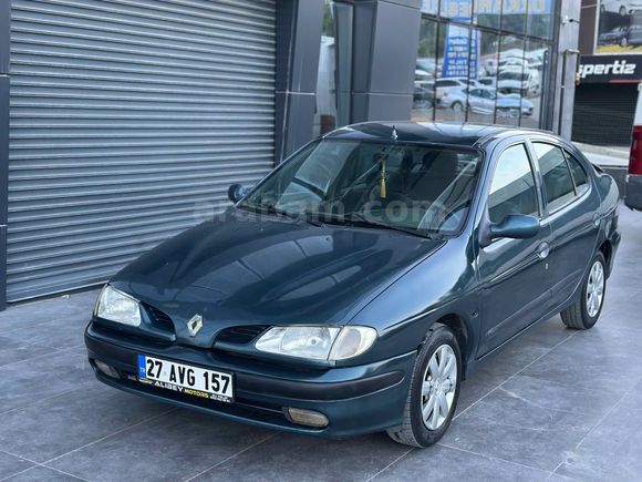 1998 MEGAN 4 CAM OTOMATİK KLİMA LI