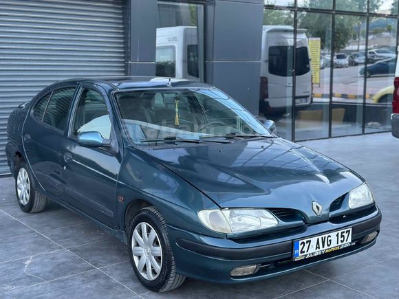 1998 MEGAN 4 CAM OTOMATİK KLİMA LI