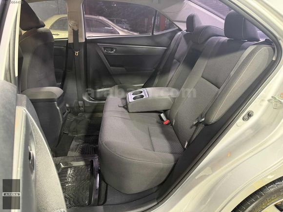 ARENA'DAN 2015 COROLLA ADVANCE OTOMATİK DEĞİŞENSİZ EMSALSİZ