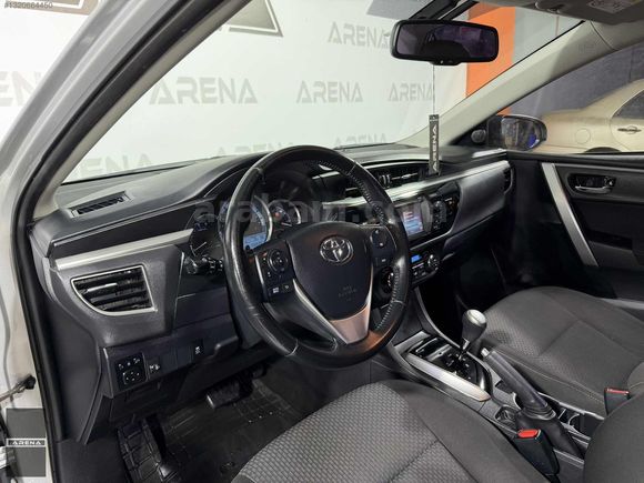 ARENA'DAN 2015 COROLLA ADVANCE OTOMATİK DEĞİŞENSİZ EMSALSİZ