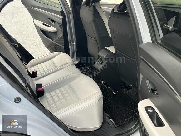 BOYASIZ 55 BİN KM'DE MEGANE E-TECH ICONIC 220 HP