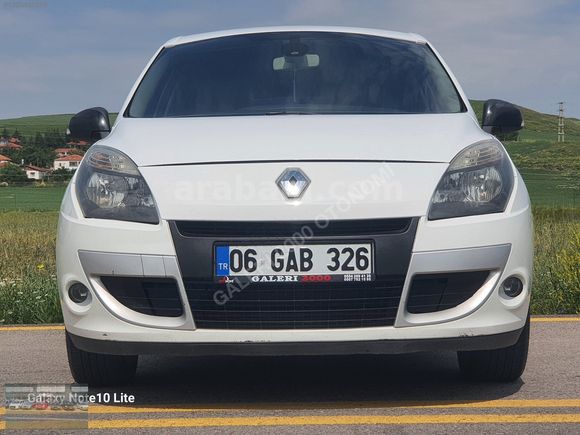 2012 RENAULT SCENİC 1,5 DCİ PRİVİLEGE 220.KM OTOMATİK BOYASIZ