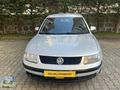 VOLKSWAGEN PASSAT 1.8 BASİC