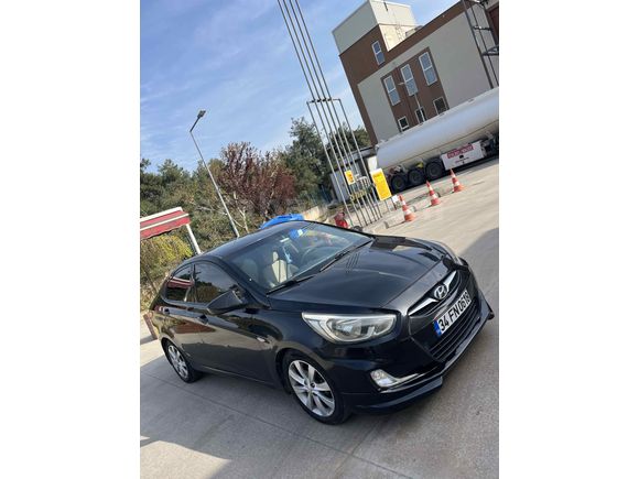 Sahibinden Hyundai Accent Blue 1.6 CRDI Mode Plus 2014 Model 