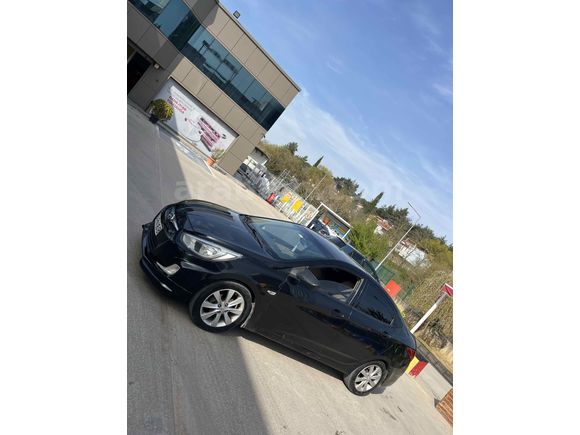 Sahibinden Hyundai Accent Blue 1.6 CRDI Mode Plus 2014 Model 