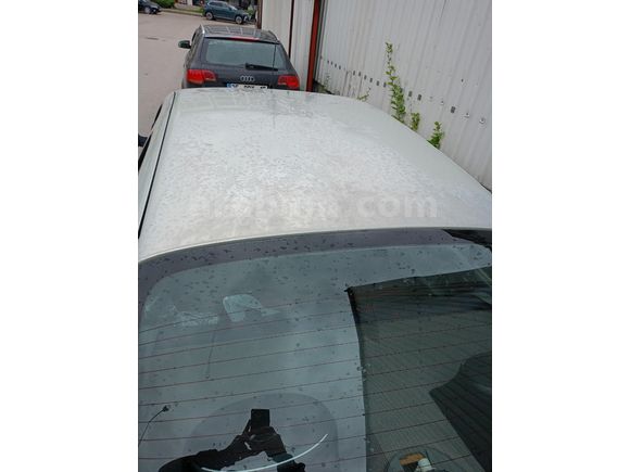 Sahibinden Renault Clio 1.4 RN 2000 Model  95.000 km Gri (Gümüş)