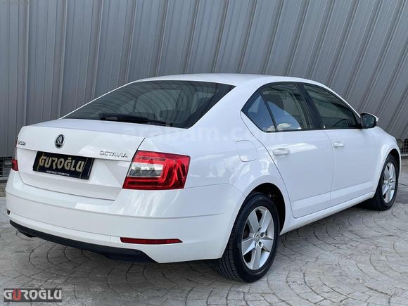 GÜROĞLUNDAN 2017 MODEL 185 BİN KM DE HATASIZ OTOMATİK 1.6 TDI