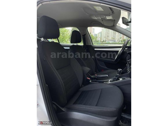 GÜROĞLUNDAN 2017 MODEL 185 BİN KM DE HATASIZ OTOMATİK 1.6 TDI