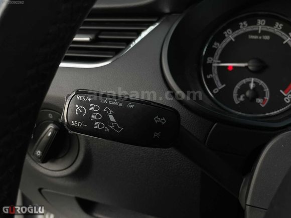 GÜROĞLUNDAN 2017 MODEL 185 BİN KM DE HATASIZ OTOMATİK 1.6 TDI