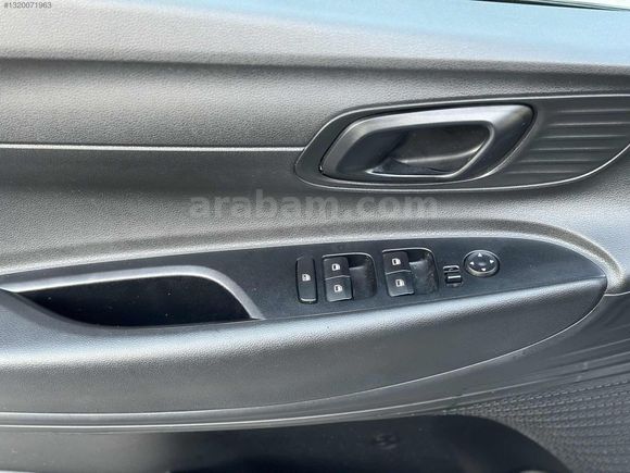 HATASIZ SERVİS BAKIMLI 2023 50 BİNDE OTOMATİK DOUBLE EKRAN