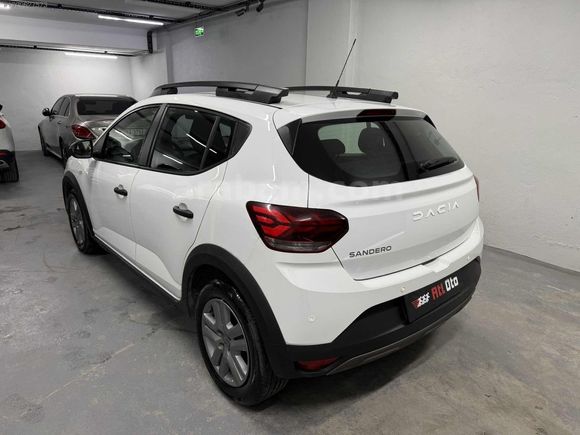 2023 49 BINDE 1.0 TCE OTOMATİK ESSENTİAL EMSALSİZ TEMİZLİKTE