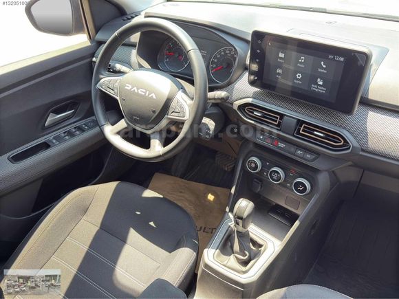 2025 SANDERO STEPWAY 1.0TCE EXPRESSİON 90HP 13.500KM BOYASIZ