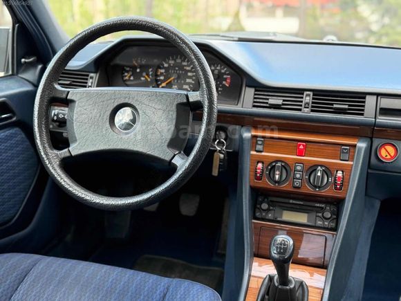 1990 MERCEDES 200 E DEĞİŞENSİZ İLK SAHİBİNDEN ORJİNAL 220.000 km